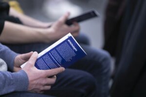 Wasserstoff: Handlungsbedarf und Chancen Referentinnen und Referenten: Prof. Dr. Joachim Hornegger, Friedrich-Alexander-Universität Erlangen-Nürnberg, Prof. Dr. Veronika Grimm, Friedrich-Alexander-Universität Erlangen-Nürnberg
