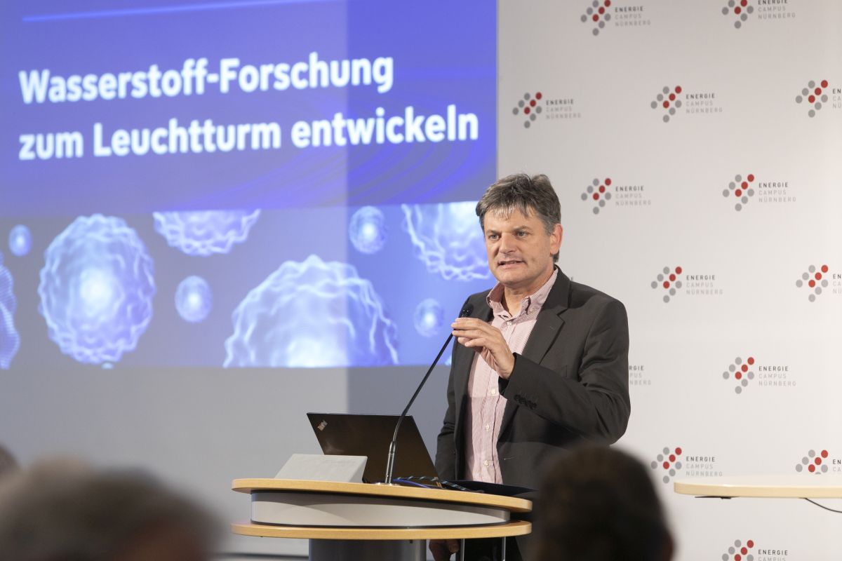 Wasserstoff: Handlungsbedarf und Chancen Referentinnen und Referenten: Prof. Dr. Joachim Hornegger, Friedrich-Alexander-Universität Erlangen-Nürnberg, Prof. Dr. Veronika Grimm, Friedrich-Alexander-Universität Erlangen-Nürnberg