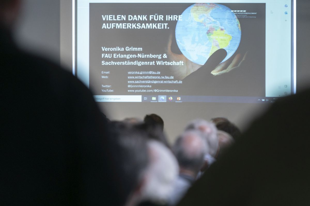Wasserstoff: Handlungsbedarf und Chancen Referentinnen und Referenten: Prof. Dr. Joachim Hornegger, Friedrich-Alexander-Universität Erlangen-Nürnberg, Prof. Dr. Veronika Grimm, Friedrich-Alexander-Universität Erlangen-Nürnberg
